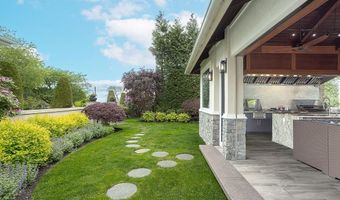 126 Cliff Dr, Narragansett, RI 02882