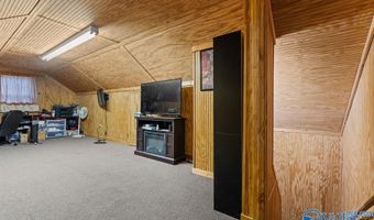 615 6th St NE, Arab, AL 35016