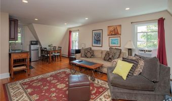 17 Lincoln St, Newport, RI 02840