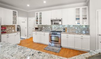 5 Petigru Dr, Beaufort, SC 29902