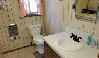 607 11 S Main St, Cascade, ID 83611