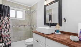 5 S Ronald Dr S, Amityville, NY 11701