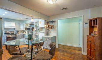 13 Adams St, Apalachicola, FL 32320