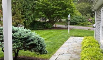 2 Tunxis Pl, Cheshire, CT 06410