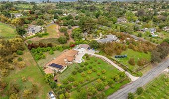735 Del Valle Dr, Fallbrook, CA 92028