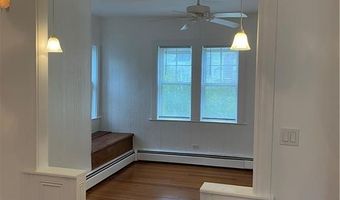 15 Clinton Ave 2, Newport, RI 02840
