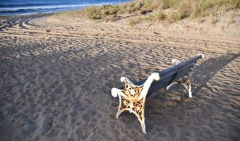 13 Hampton Ln, Amagansett, NY 11930
