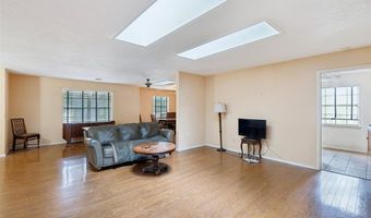 7725 NW 20th St, Bethany, OK 73008