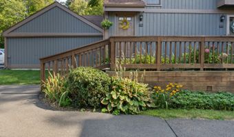 156 Heatherwood Dr 156, Brookfield, CT 06804