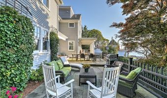 19 Summer St, Bristol, RI 02809