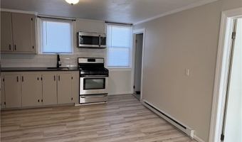 33 Saint Elizabeth St 2, Bristol, RI 02809
