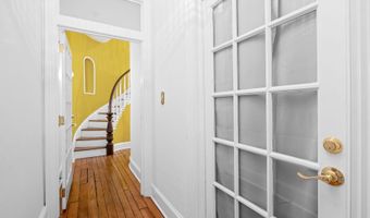 1427 BOLTON St 2, Baltimore, MD 21217