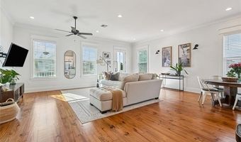 133 SEAL Dr, Arabi, LA 70032