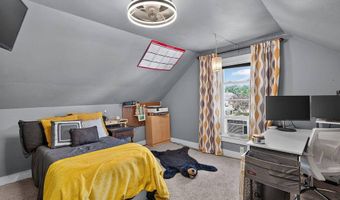 48 6th St, Bangor, ME 04401