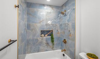 54 LEIMAMO St, Hilo, HI 96720