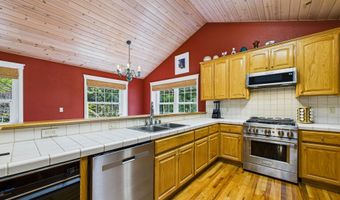 812 Diamond Dr, Arcata, CA 95521