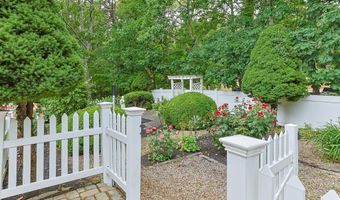 88 Acre Hill Rd, Barnstable, MA 02630
