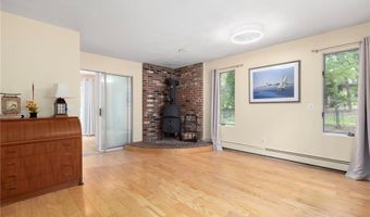 930 N Main Rd, Jamestown, RI 02835