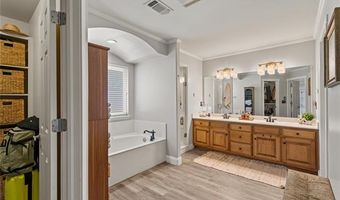 1257 East Dr, Bartlesville, OK 74006