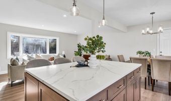 76 Maple St, Beachwood, NJ 08722