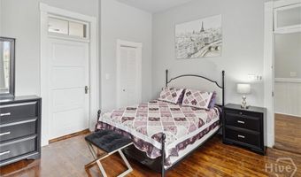 418 E Waldburg St A & B, Savannah, GA 31401