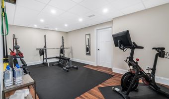 28 Blackstone Dr, Raymond, NH 03077