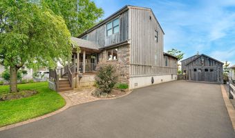39 Central Ave, Amityville, NY 11701