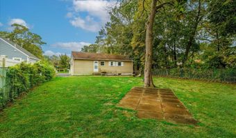 118 Coolidge Ave, Amityville, NY 11701