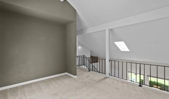 404 Applestone Dr, Ballwin, MO 63021