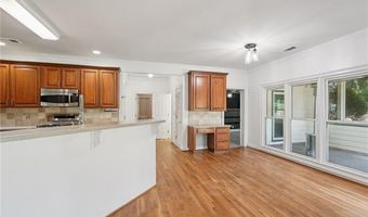 1496 Fallsbrook Ct NW, Acworth, GA 30101