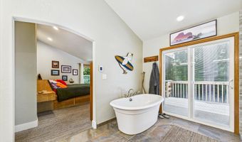 1002 Diamond Dr, Arcata, CA 95521