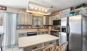 5 Brentwood Dr, Bayville, NJ 08721