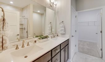 387 Masters Dr, Addison, IL 60101