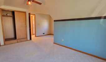 112 Gorder Dr, Aberdeen, SD 57401