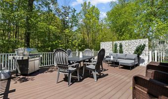 435 Country Walk, Amherst, OH 44001