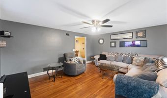 64 Deerfield Dr, Warwick, RI 02886