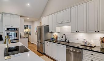 154 Suntree Dr, Advance, NC 27006