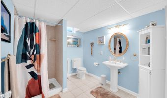 928 Seaman Ave, Beachwood, NJ 08722