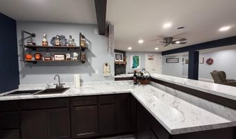 102 Shale Ct, Batesville, IN 47006