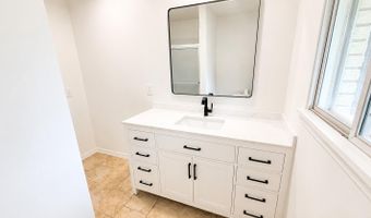 2421 Regency Dr, Biloxi, MS 39532