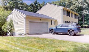 6 Forest Hill Dr, North Smithfield, RI 02896
