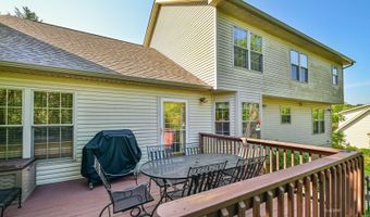 5 Warwick Ln, Athens, OH 45701