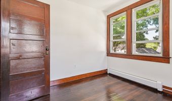 91 Grove St, Clinton, CT 06413