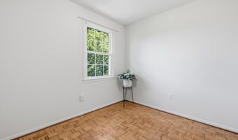 8350 GLASTONBURY Ct, Annandale, VA 22003