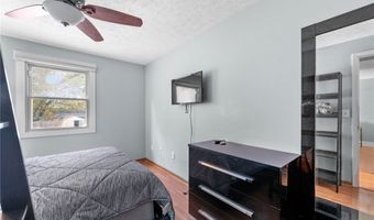 1280 Meadowview Ln, Amherst, OH 44001