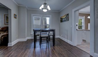 1327 N HARRIMAN St, Appleton, WI 54911