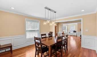 6932 ALPINE Dr, Annandale, VA 22003