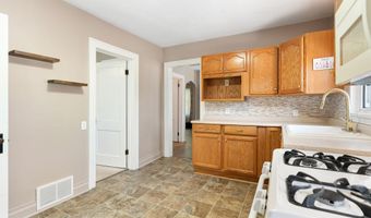 909 11th St NW, Austin, MN 55912