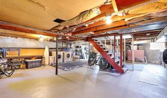 56 King Philip Rd, Narragansett, RI 02882