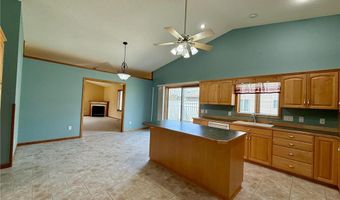 2733 Campus Ln, Albert Lea, MN 56007
